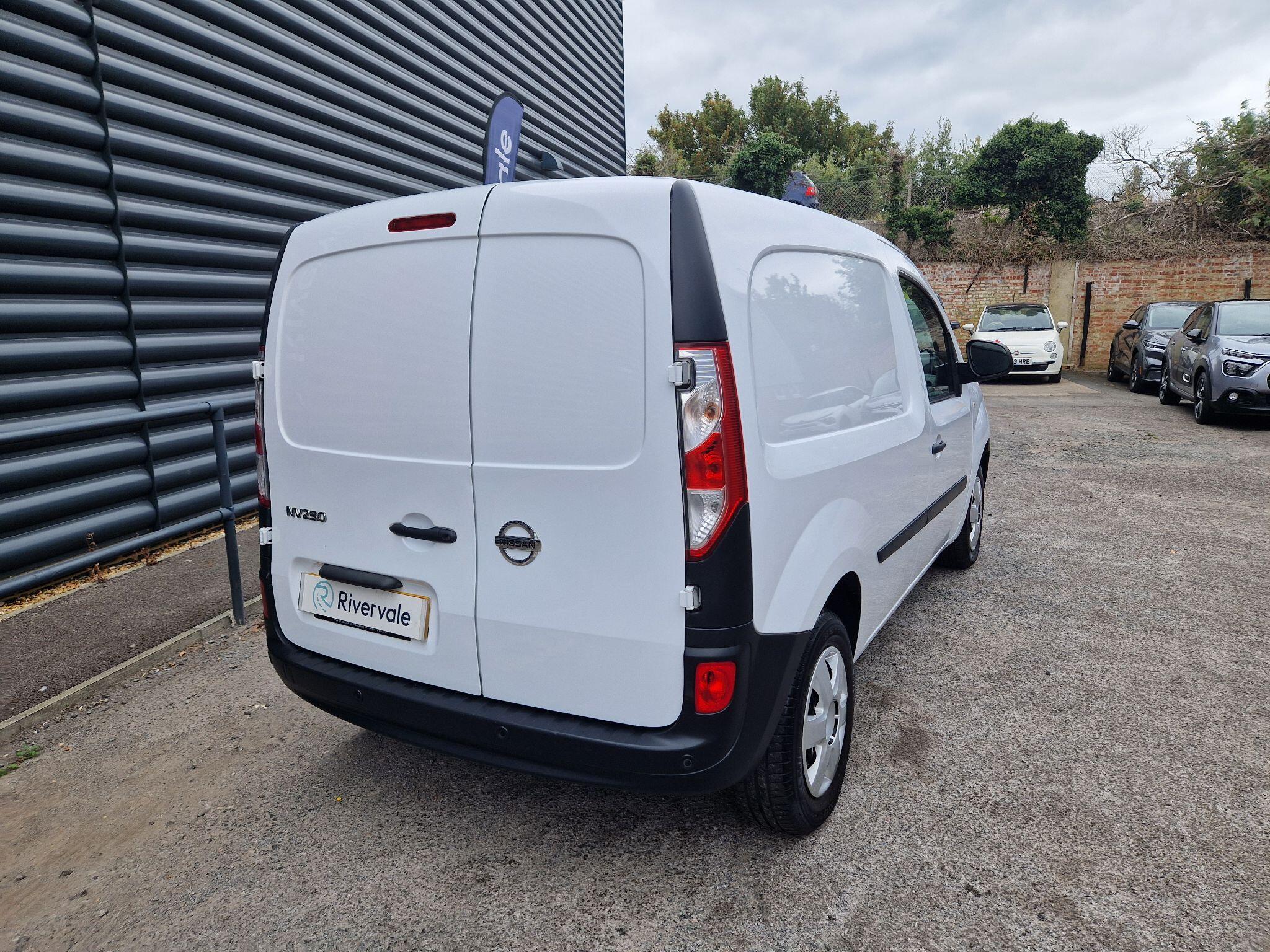 Nissan NV250 image 7